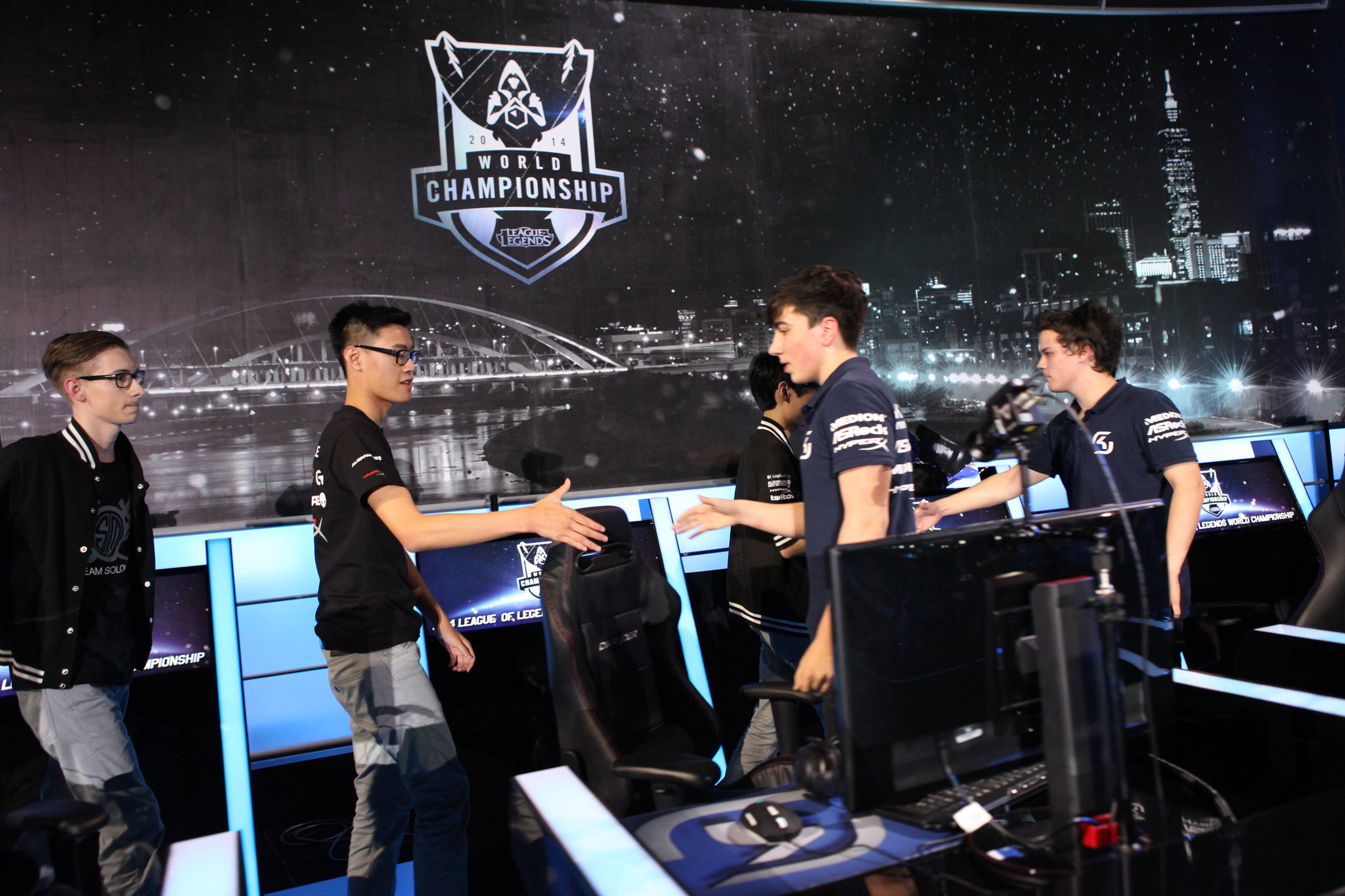 赛前准备与战术调整：团队沟通如何影响比赛决策与赛后复盘-比分网